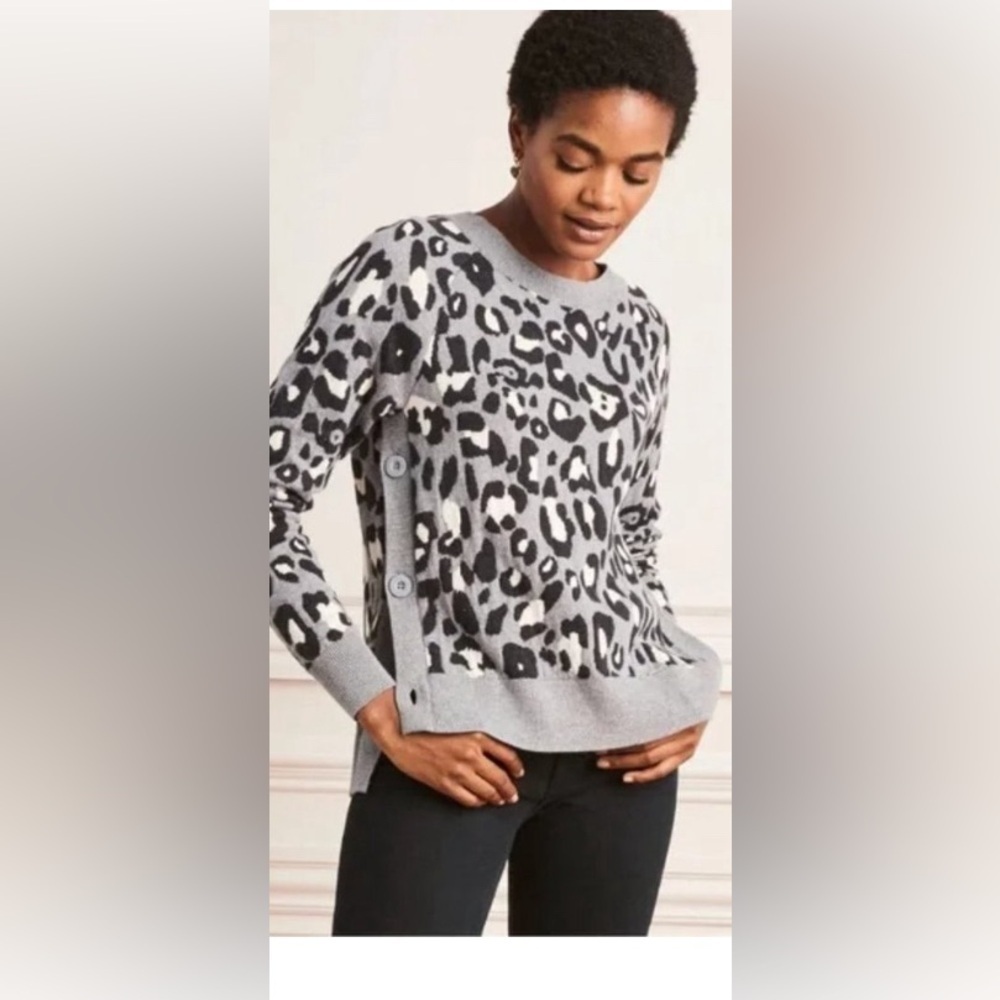 Stella & Dot Small Grey Leopard Side Button Soft Wool Bend Sweater